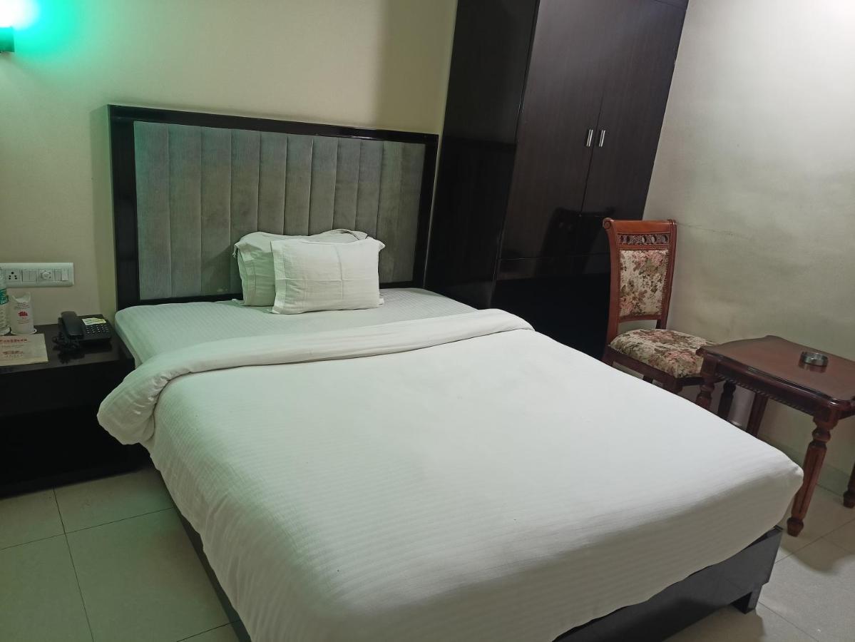 Hotel Jmd International Katihar Eksteriør billede